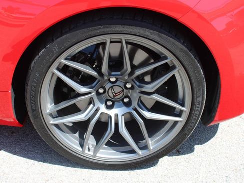 Used 2024 Chevrolet Corvette Z06 RWD image 8