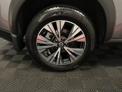 Used 2021 Nissan Rogue SV AWD/4WD image 16