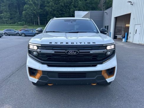 Used 2025 Ford Expedition Tremor AWD/4WD image 2