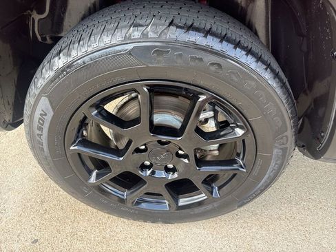 Used 2020 Jeep Renegade Altitude FWD image 8