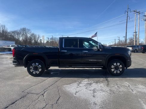 New 2026 GMC Sierra 2500 Denali w/ Denali Reserve Package AWD/4WD image 7