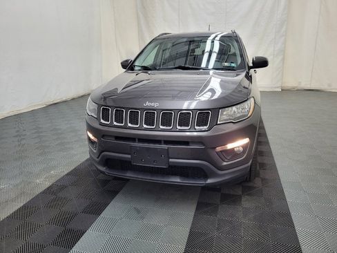 Used 2018 Jeep Compass Latitude AWD/4WD image 15