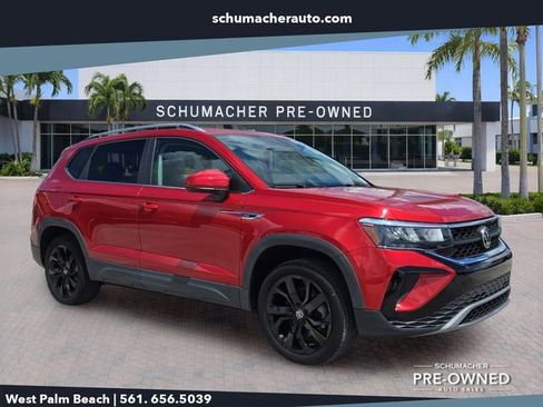 Certified 2022 Volkswagen Taos SE w/ IQ.Drive SE Package FWD image 1