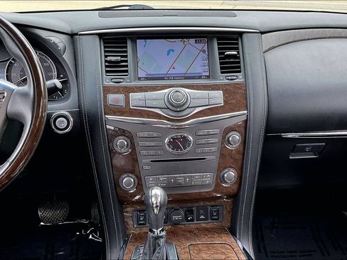 Certified 2016 INFINITI QX80 4WD w/ Driver's Assistance Package image 19