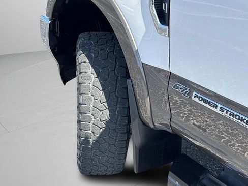 Used 2017 Ford F250 Lariat w/ Lariat Value Package AWD/4WD image 25