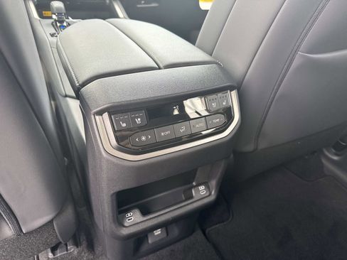 New 2026 Lexus TX 500h AWD image 10