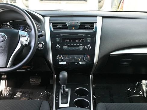Used 2014 Nissan Altima 2.5 S FWD image 11