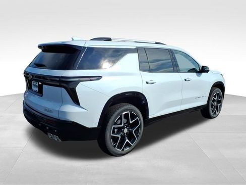 New 2026 Chevrolet Traverse High Country w/ LPO, Floor Liner Package AWD/4WD image 3