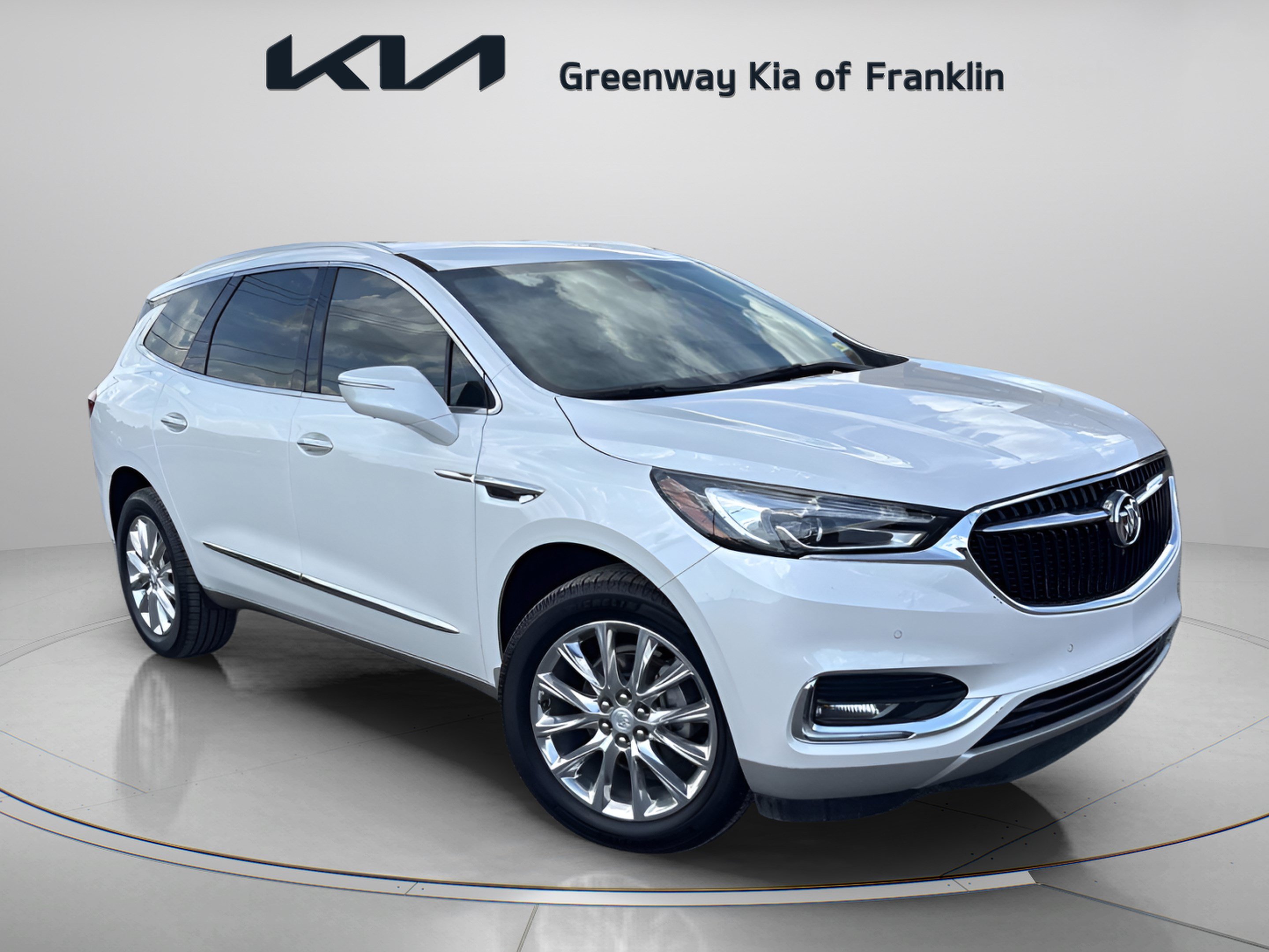 Used 2018 Buick Enclave Premium FWD image 1