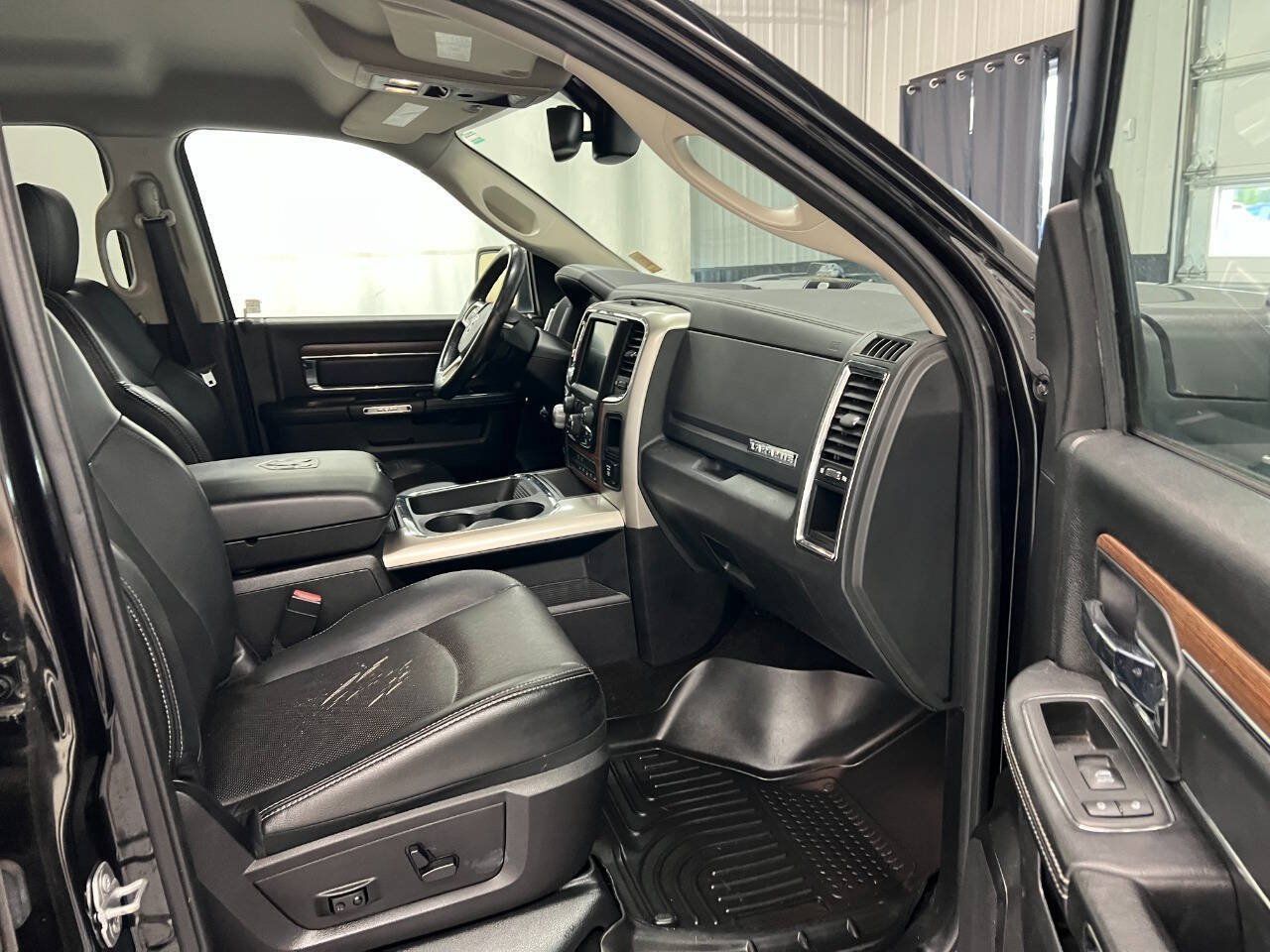 Used 2016 RAM 1500 Laramie w/ Convenience Group AWD/4WD image 11