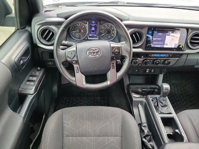 Used 2018 Toyota Tacoma TRD Sport AWD/4WD image 28