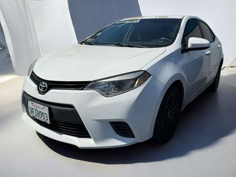 Used 2015 Toyota Corolla LE image 11