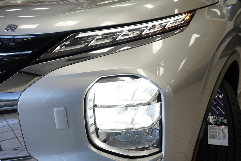 Used 2022 Mitsubishi Outlander ES AWD/4WD image 23
