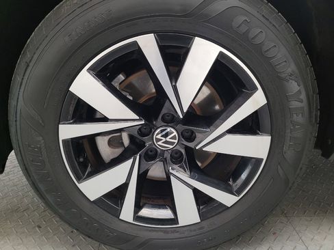 Used 2023 Volkswagen Atlas Cross Sport SE FWD image 31