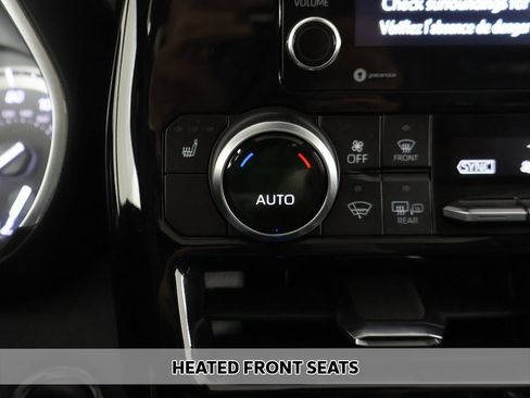 Used 2022 Toyota Highlander XLE image 6