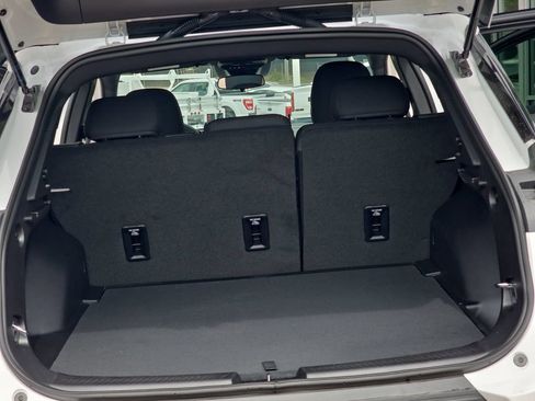 New 2026 Chevrolet Equinox EV LT w/ Comfort Package FWD image 12