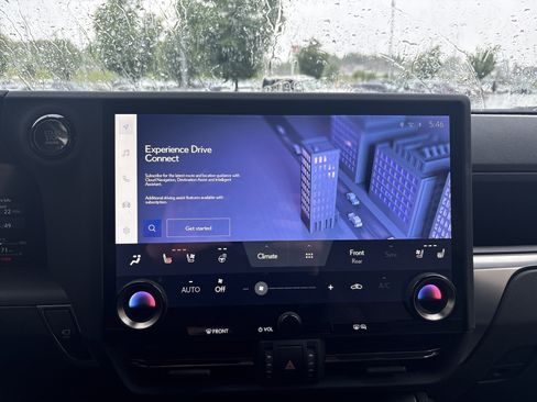 Used 2024 Lexus GX 550 w/ Accessory Package (31) AWD/4WD image 24