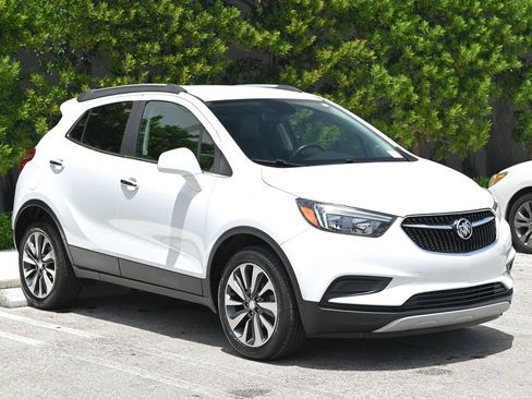 Used 2022 Buick Encore Preferred w/ Safety Package FWD image 3