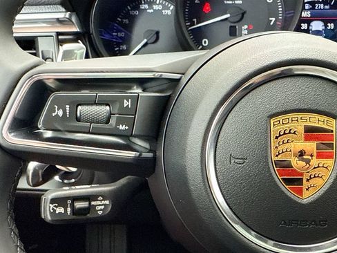 Used 2026 Porsche Macan AWD/4WD image 14