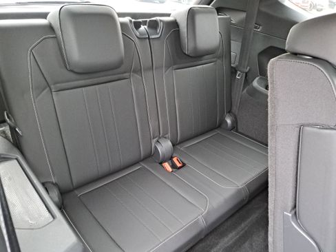 Certified 2023 Volkswagen Tiguan SE R-Line image 12