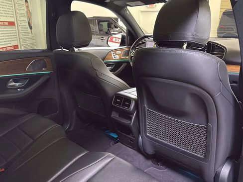 Used 2023 Mercedes-Benz GLE 450 4MATIC w/ AMG Line Exterior image 28