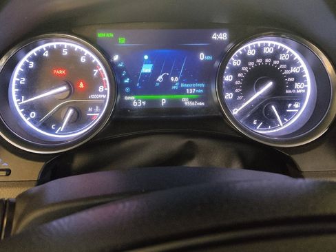 Used 2020 Toyota Camry XLE image 23