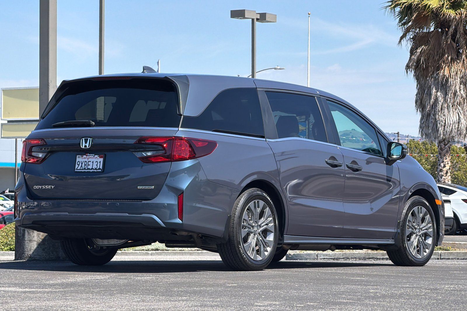 Used 2026 Honda Odyssey Touring image 4