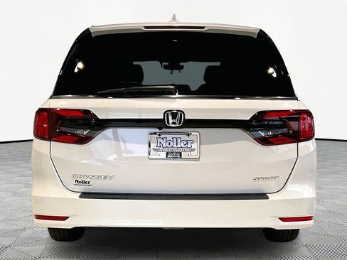 Used 2024 Honda Odyssey Sport image 4