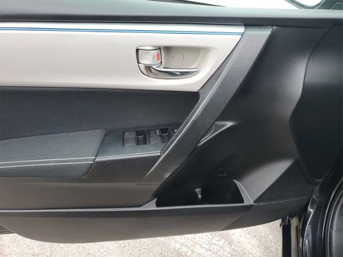 Used 2016 Toyota Corolla LE image 19