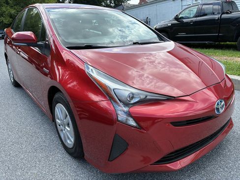 Used 2016 Toyota Prius Two FWD image 3