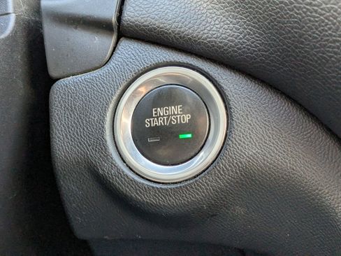 Used 2019 Chevrolet Equinox LT w/ Sun & Navigation Package image 22