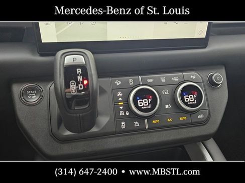 Used 2025 Land Rover Defender 110 V8 AWD/4WD image 32