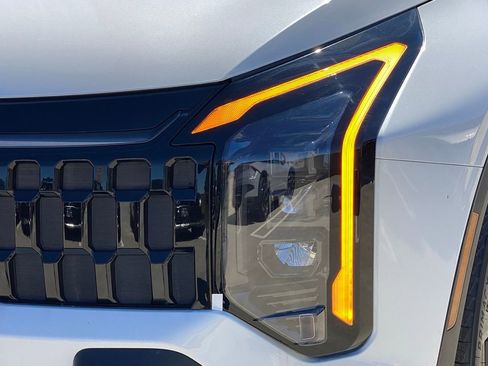 New 2026 Kia Sportage X-Line image 8