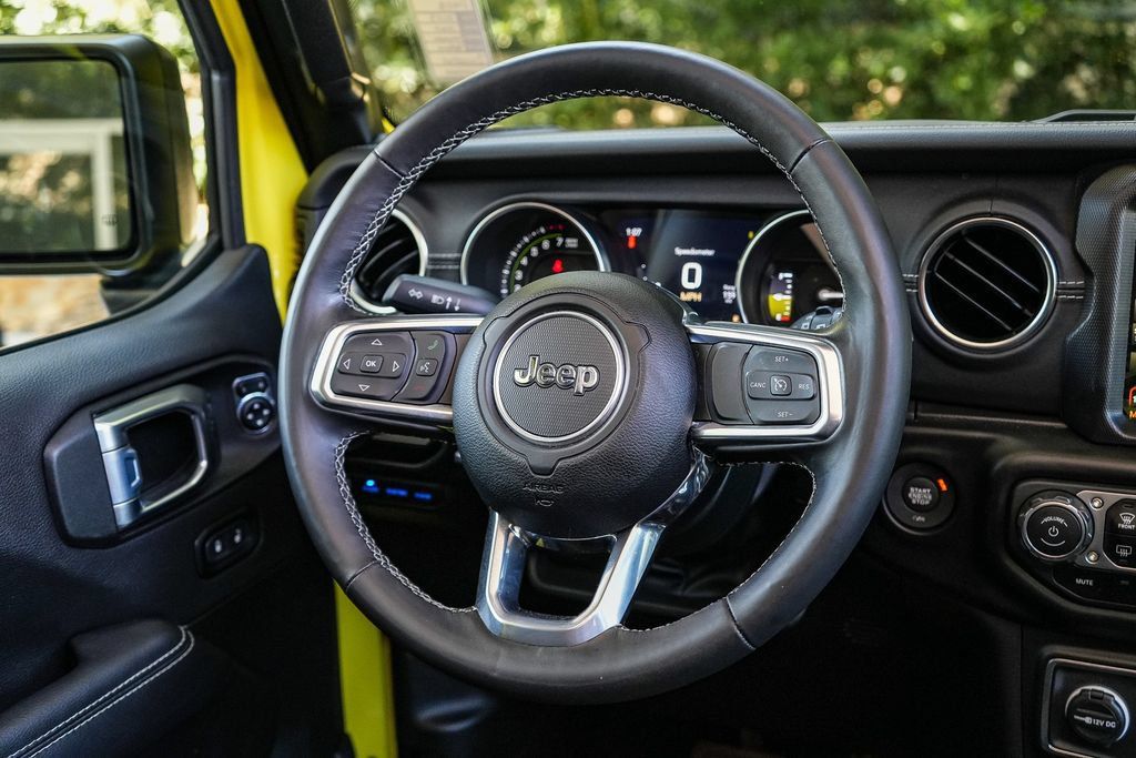 Used 2023 Jeep Wrangler Unlimited Sahara w/ Cold Weather Group AWD/4WD image 14