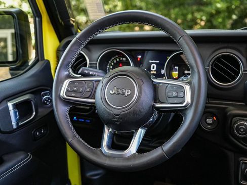 Used 2023 Jeep Wrangler Unlimited Sahara w/ Cold Weather Group AWD/4WD image 14