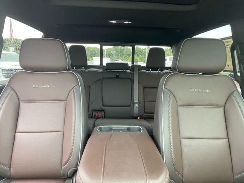 Used 2026 GMC Sierra 1500 Denali w/ Denali Reserve Package AWD/4WD image 28