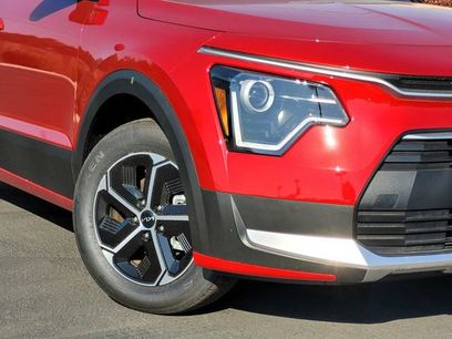 New 2025 Kia Niro LX