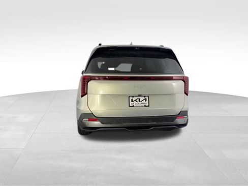 Certified 2025 Kia Carnival SX Prestige image 9