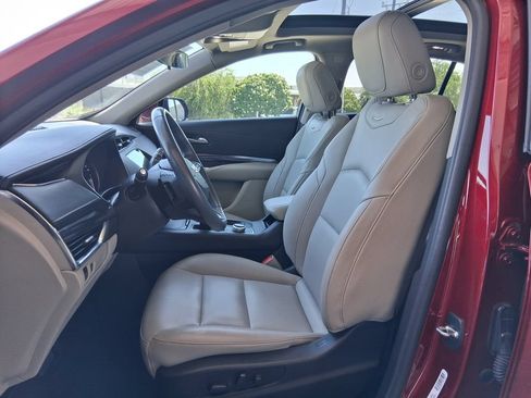 Used 2023 Cadillac XT4 Luxury w/ Driver Awareness Package FWD image 18