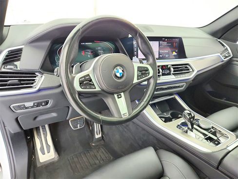Used 2022 BMW X5 M50i image 9