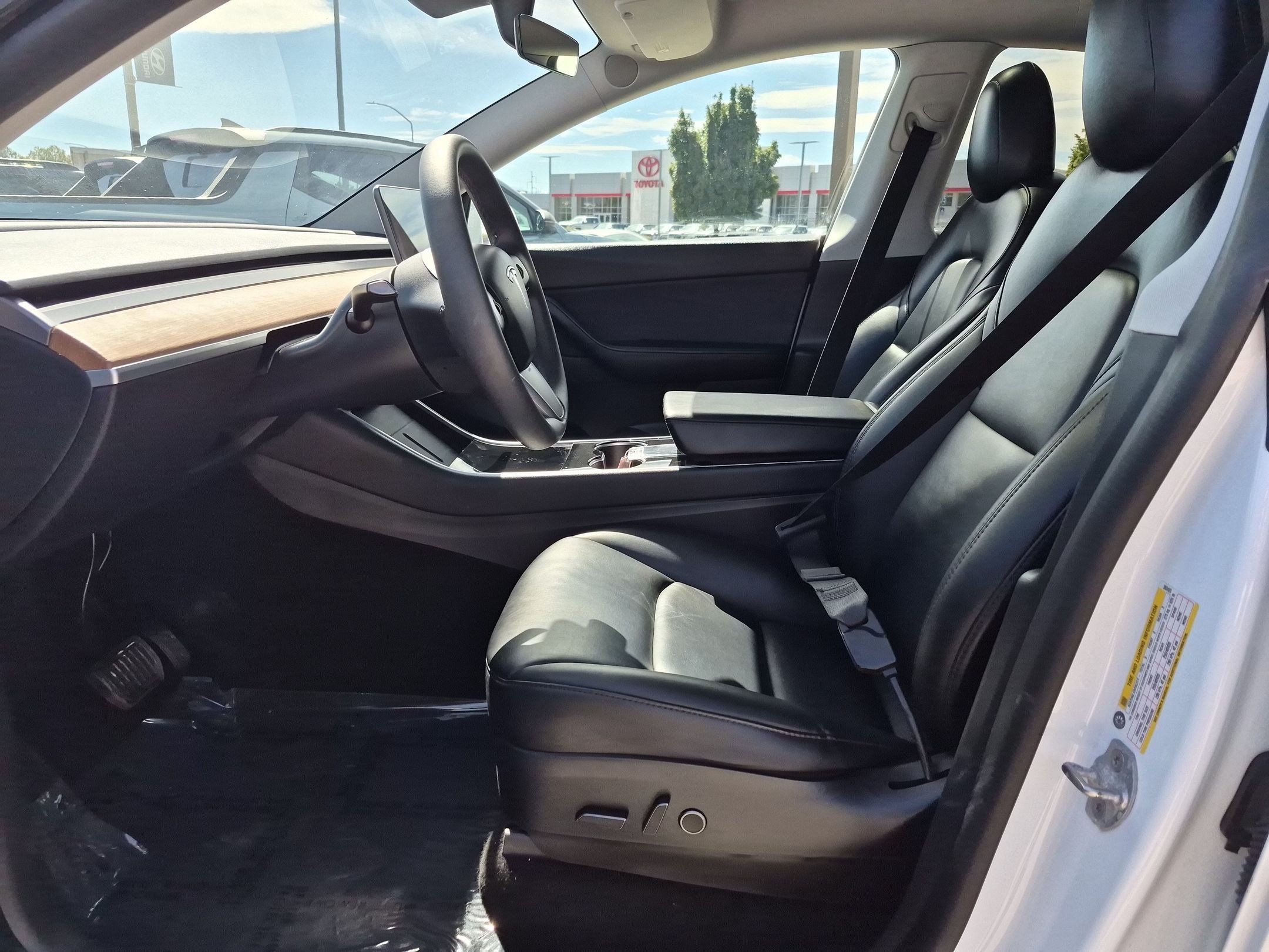 Used 2021 Tesla Model Y Long Range AWD/4WD image 16