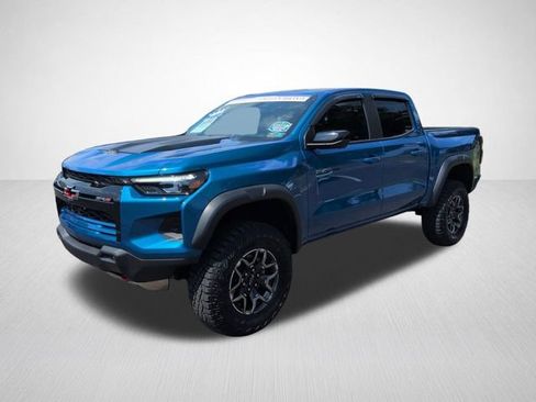 Used 2024 Chevrolet Colorado ZR2 w/ Technology Package AWD/4WD image 6