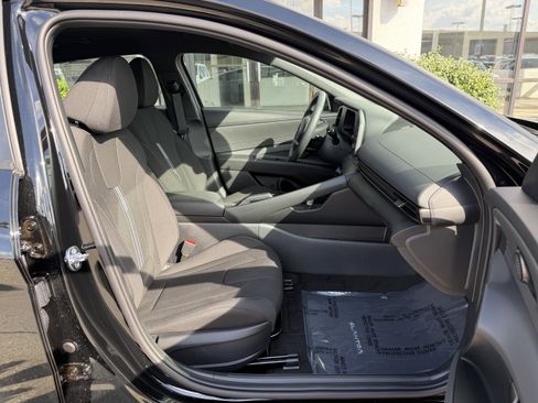 New 2026 Hyundai Elantra Sport FWD image 17