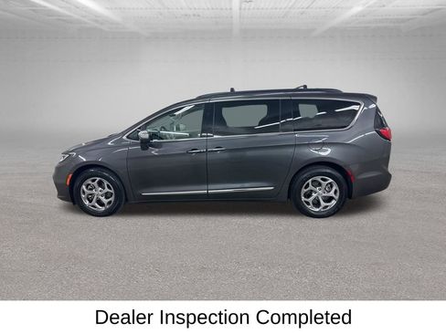 Used 2022 Chrysler Pacifica Limited FWD image 9