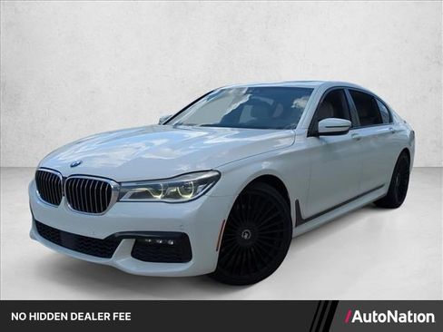 Used 2017 BMW 750i xDrive AWD/4WD image 1