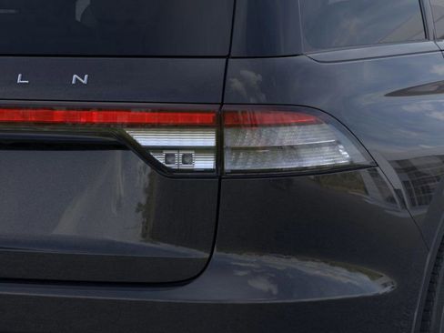 New 2025 Lincoln Aviator 2WD w/ Jet Appearance Package image 11