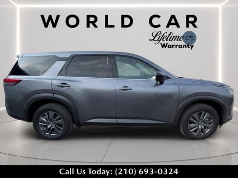 Used 2025 Nissan Pathfinder S FWD image 8