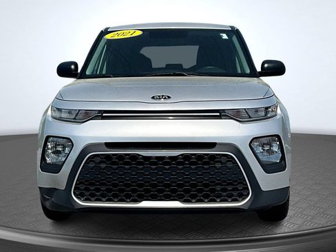 Used 2021 Kia Soul LX FWD image 2
