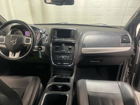 Used 2017 Dodge Grand Caravan GT FWD image 16