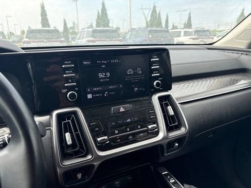 Used 2021 Kia Sorento S w/ Panoramic Sunroof Package FWD image 3